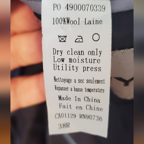 DKNY Men's Blue Suit - Picture 4 of 8